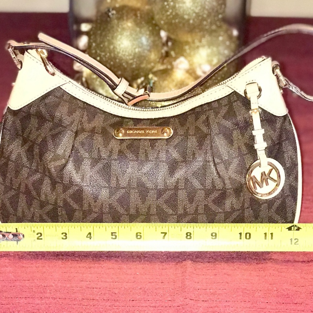 Michael Kors Jet Set Signature Small Shoulder Bag